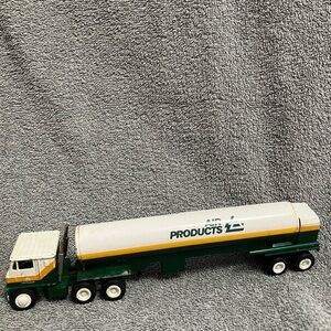 Vintage Winross Diecast Air Products Tanker Truck collectible model